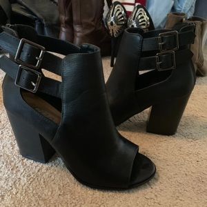 Soda black booties